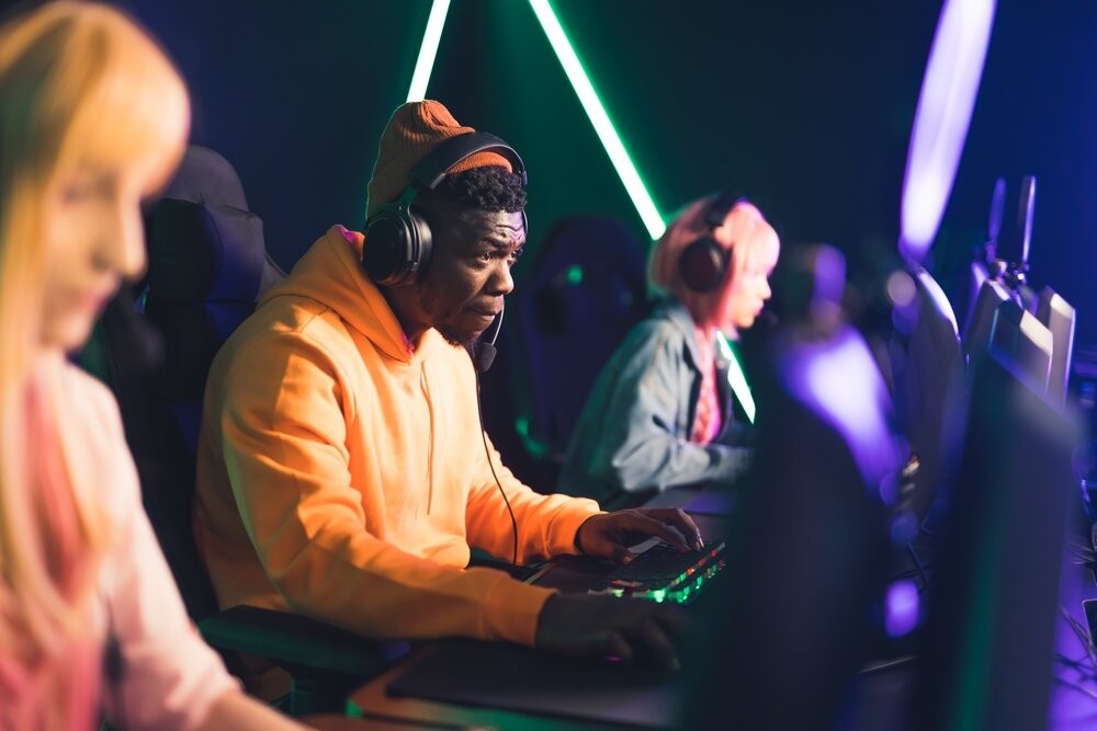 7 Best Free Online eSports Games to Play in 2024 to Make $$$