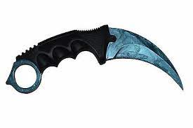 CS:GO pistol with Karambit Case Hardened (Blue Gem) skin